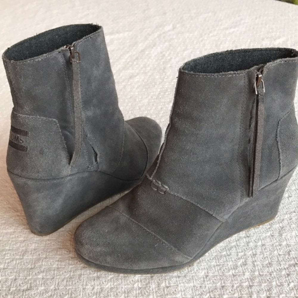TOMS Gray Suede‎ Wedge Bootie Women’s 8